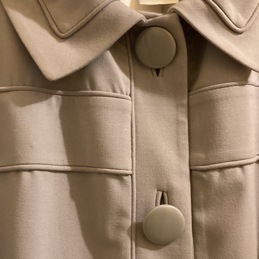 View by Walter coat Sz XL Collared button closure, lined 3/4 Sleeves - Picture 6 of 10